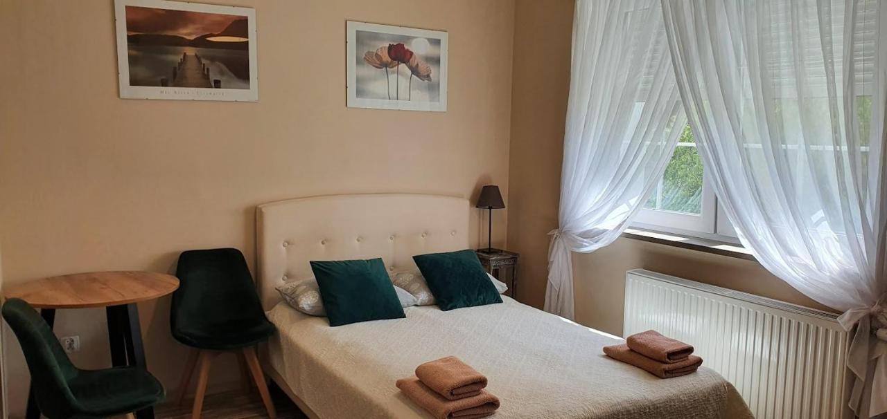 Pokoje Goscinne Mizera Kudowa-Zdrój Esterno foto